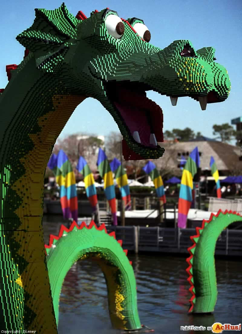 Imagen de Disney Springs  Lego Imagination Center
